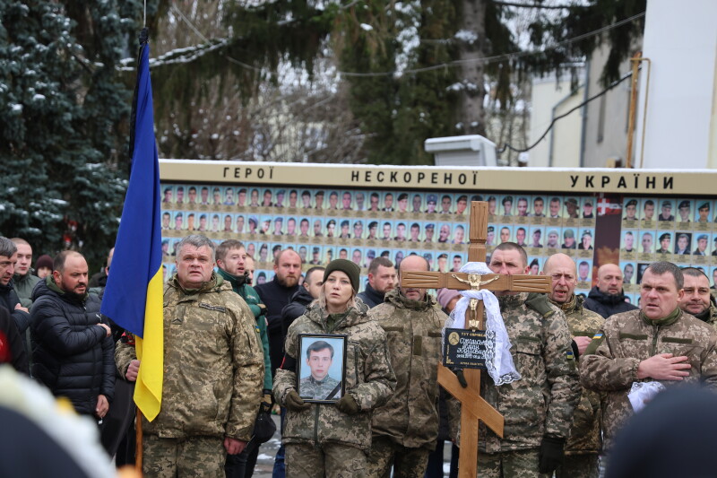 Чорний день: у Луцьку попрощалися одразу з двома Героями - Вадимом Радюком та Романом Сокольським