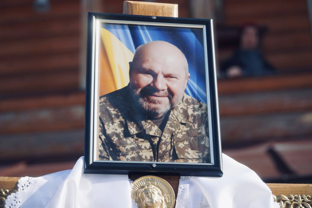 Життя обірвалося під час лікування: на Волині поховали захисника Василя Бакуна