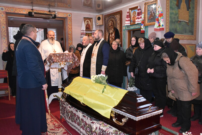 Загинув понад рік тому: у Луцькій громаді поховали 27-річного захисника Олександра Філіпчука