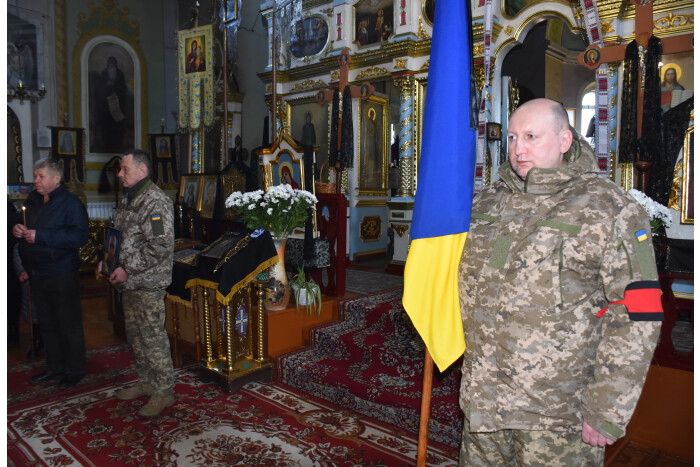 У Луцькій громаді попрощалися з Героєм Володимиром Марчуком, який загинув понад 8 місяців тому