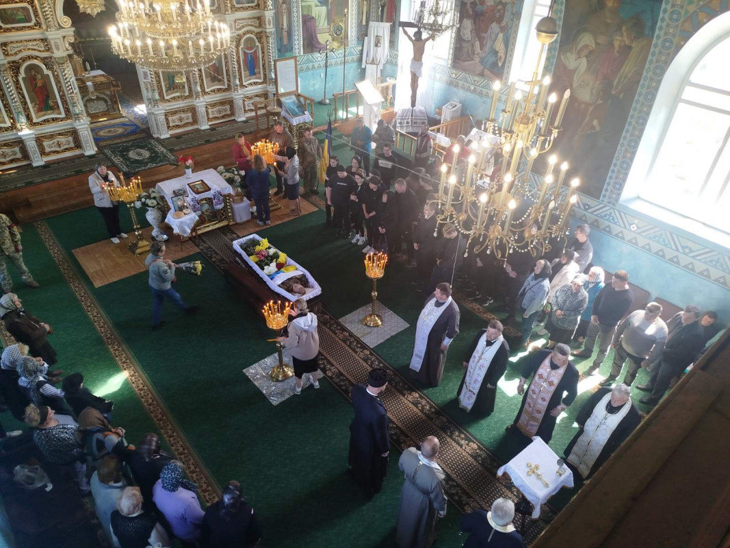 Два брати загинули на війні з різницею 2 роки: на Волині поховали 23-річного Героя Юрія Радчука
