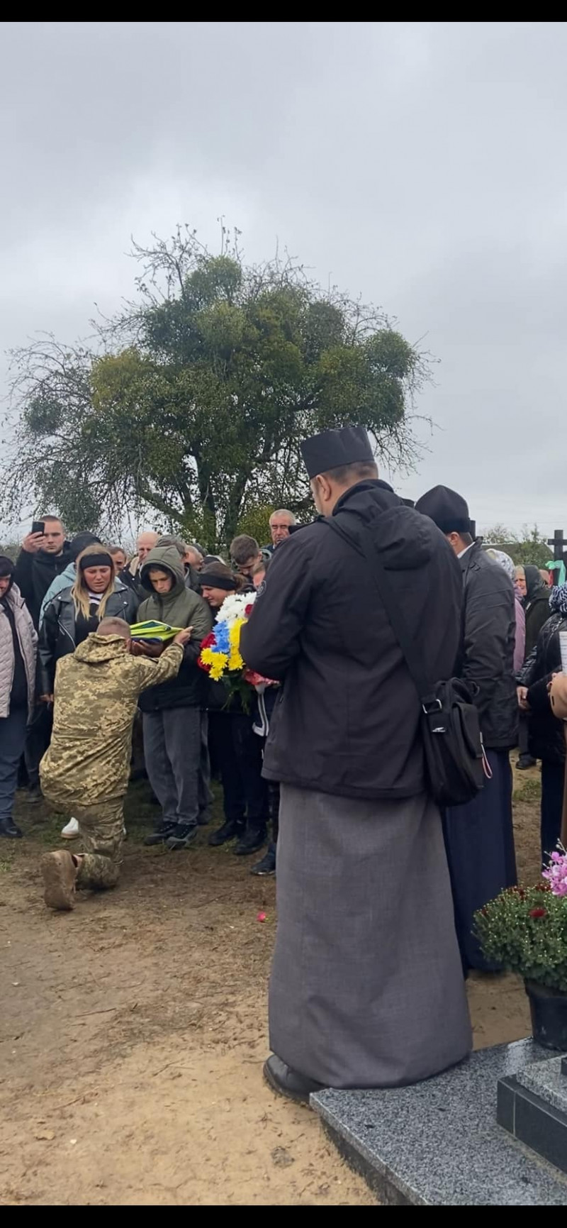 Два місяці лікарі рятували, а рідні молилися: на Волині попрощалися з Героєм Богданом Баховцем