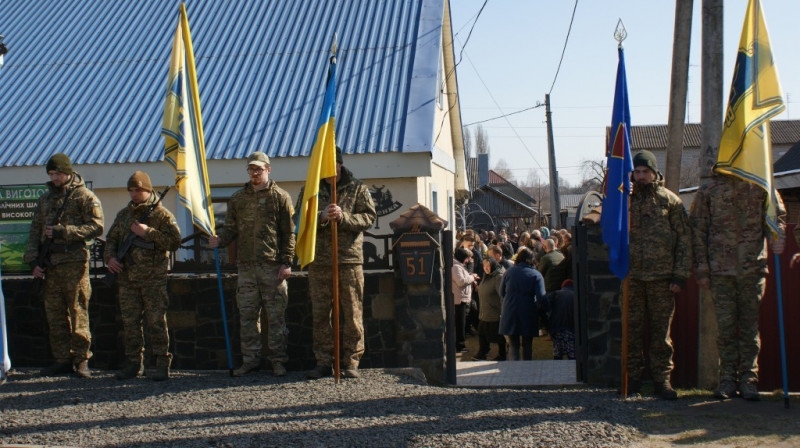 У громаді на Волині попрощалися із 23-річним розвідником «Азова» Назаром Поліщуком