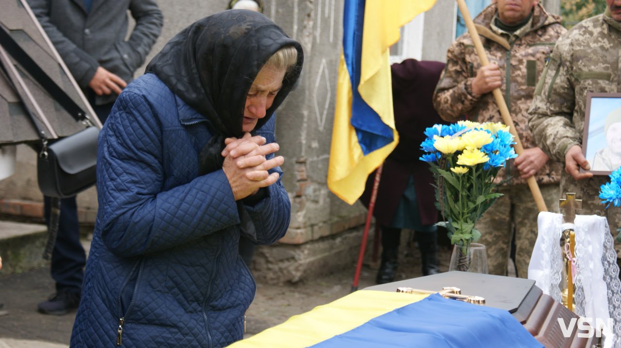 «Все питала, коли приїдеш, а ти казав, немає ким замінити...», - на Волині попрощалися з Героєм Сергієм Шевчуком