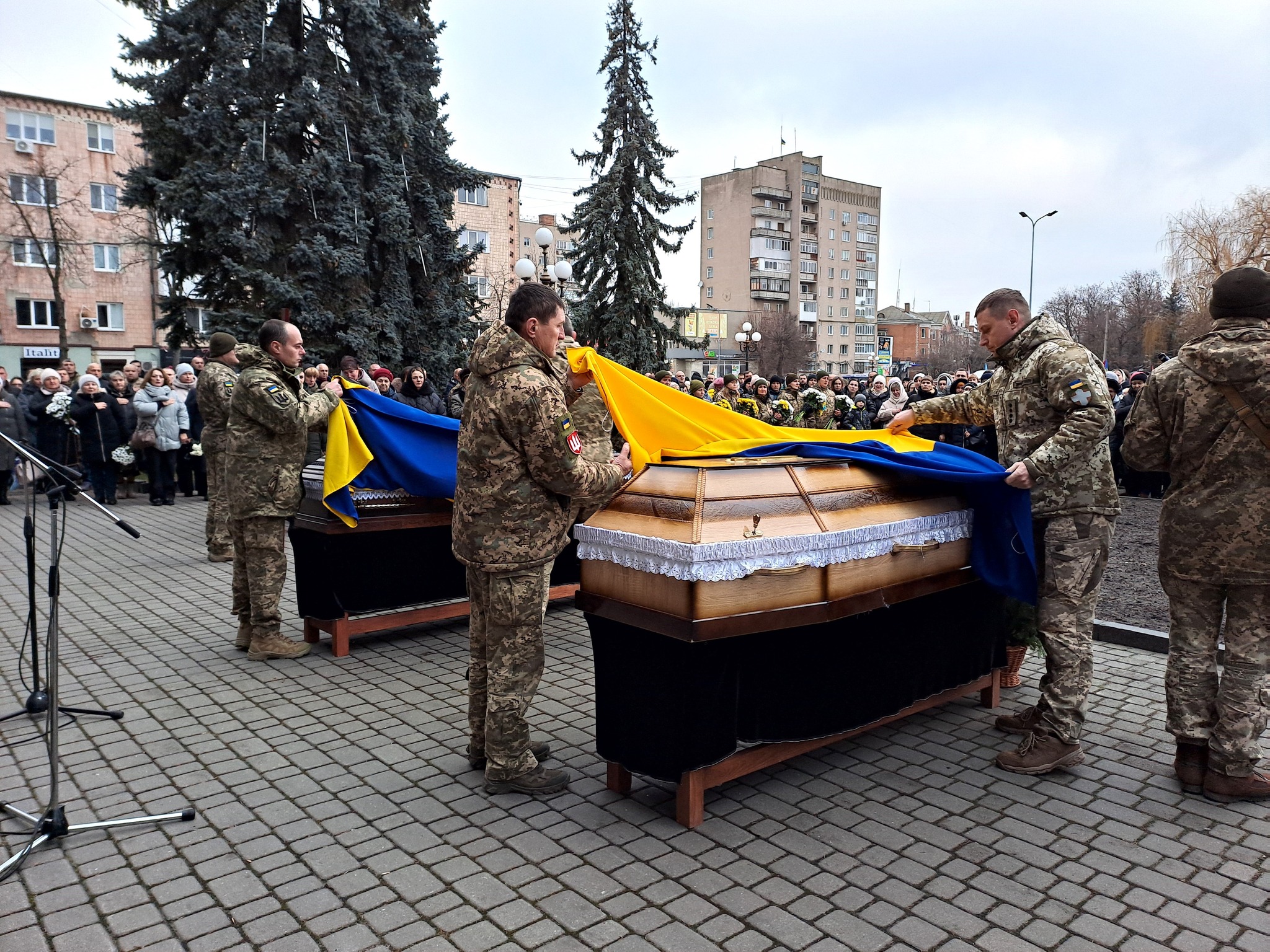 Загинули в один день на Харківщині: на Волині поховали двох Героїв - Миколу Бобра та Євгенія Кукола