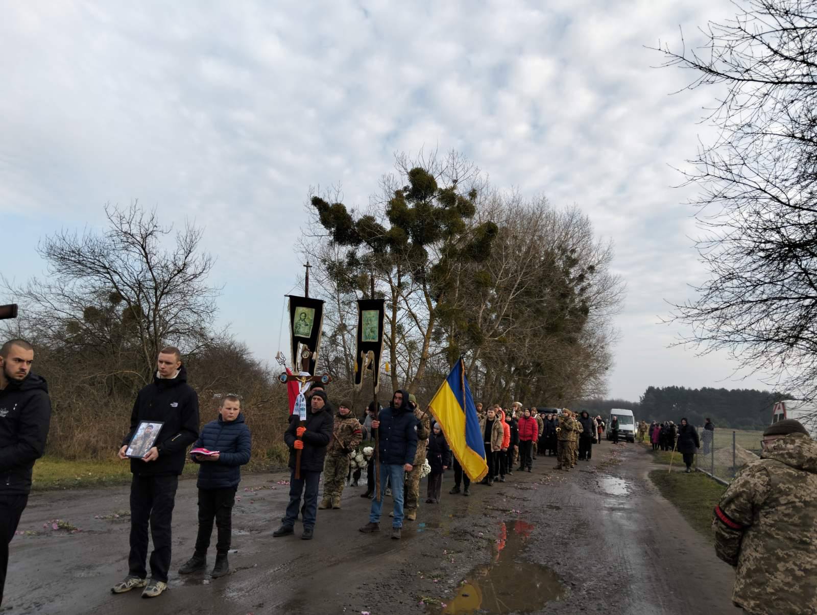На Волині в останню дорогу провели військового Адріана Крупка. Фото