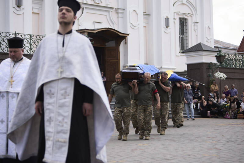 Луцьк у скорботі: місто попрощалося з полеглими воїнами Дмитром Лавренчуком та Олександром Горбачем