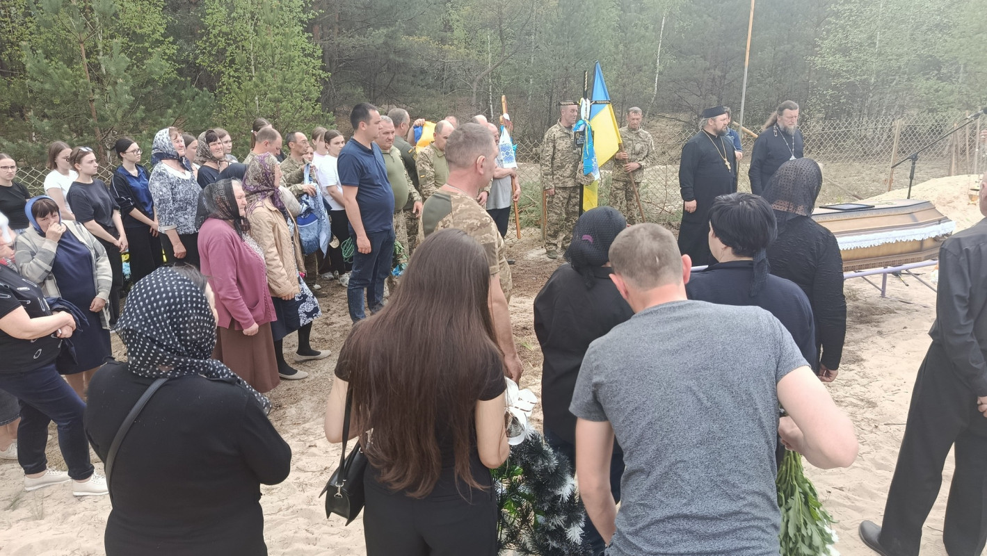 Загинув за день до 46-річчя: на Волині поховали Героя Олександра Басюка
