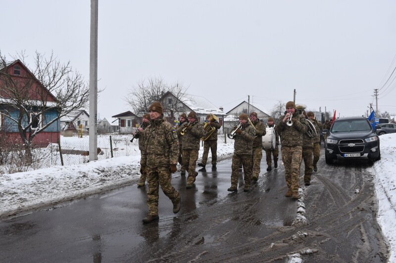 Навіки 47: у Луцькому районі попрощалися з Героєм Миколою Мандзюком