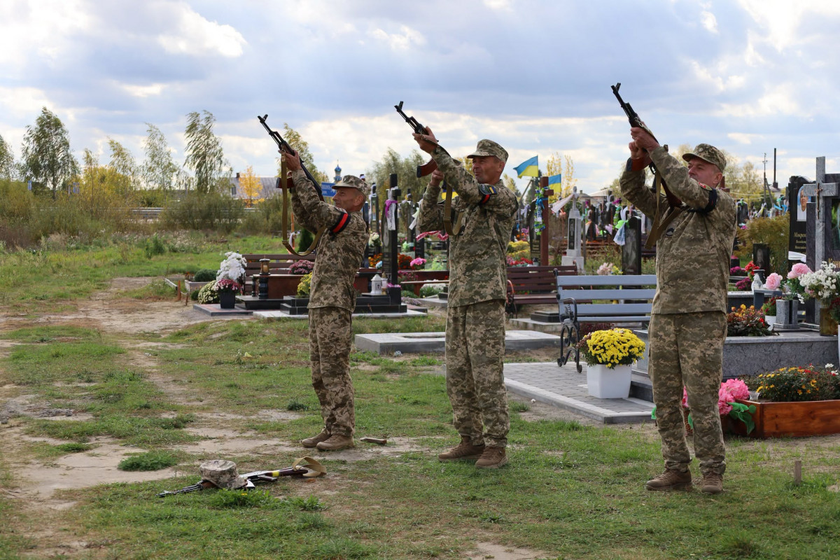 «Йому назавжди 30»: на Волині попрощалися з Героєм Романом Пилипчуком