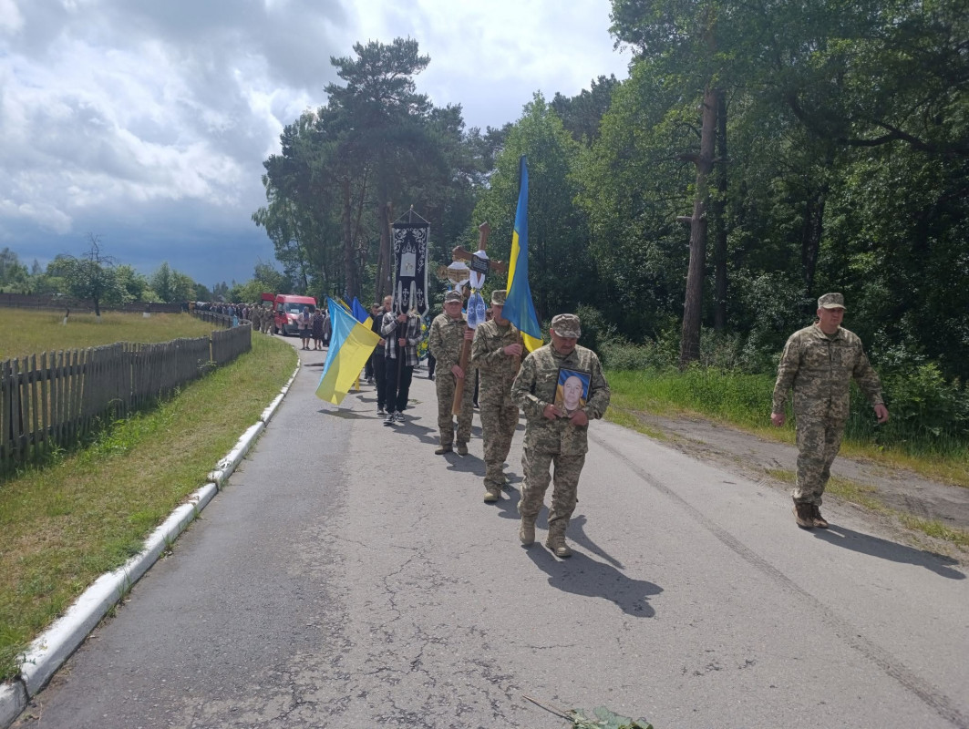 Майже 2 роки рідні жили вірою та надією: на Волині поховали Героя Володимира Віннічука, який довгий час вважався зниклим безвісти