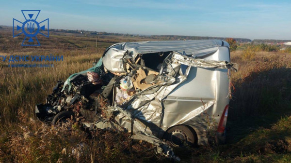 У Торчинській громаді ДТП: водій буса загинув на місці