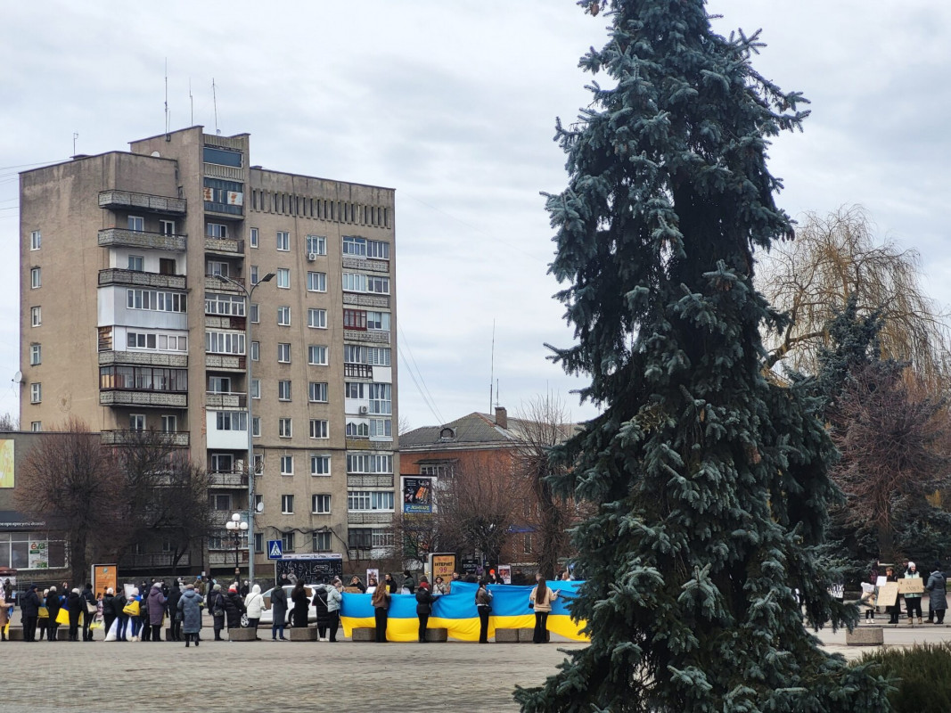 «Знайдіть та поверніть мені мого тата»: на Волині відбувся масштабний автопробіг на підтримку військовополонених