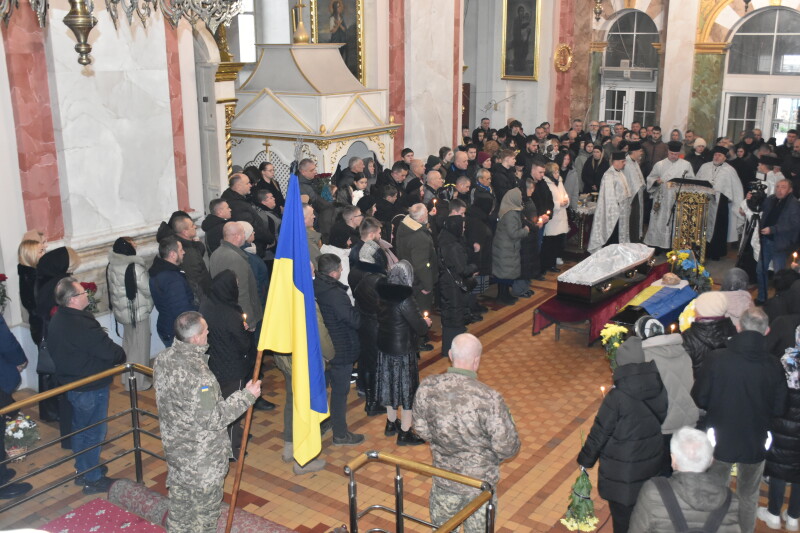 Навіки 53: у Луцьку в останню путь провели полеглого на війні Героя Юрія Смикала