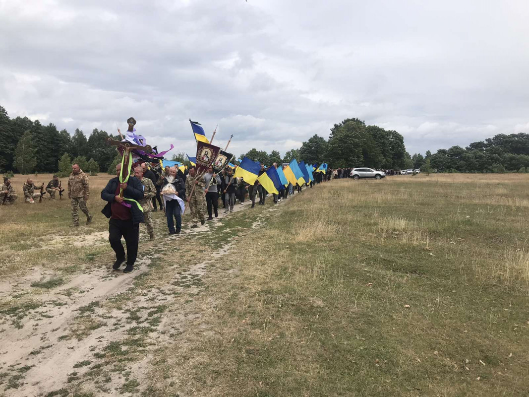Загинув понад півтора року тому: на Волині в останню путь провели Героя Степана Приймака