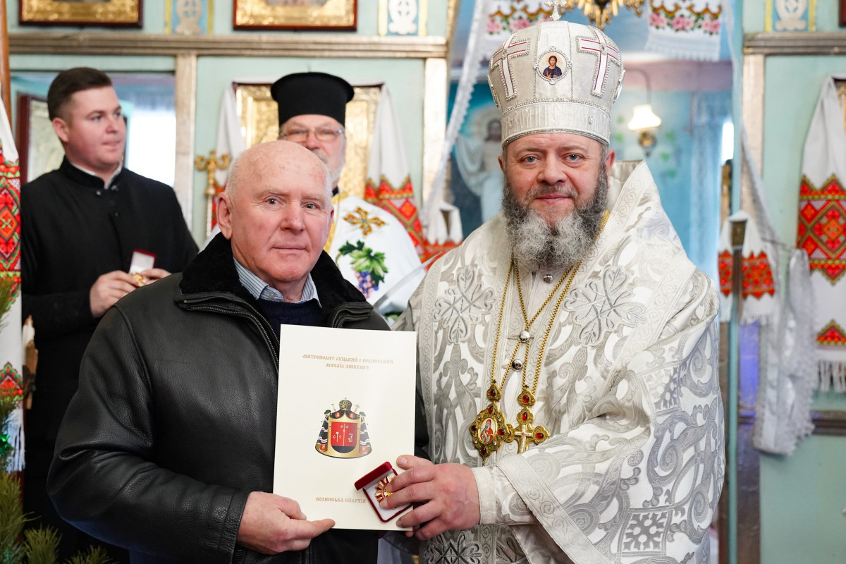 Владика Михаїл очолив празник Михайлівської парафії у Луцьку і нагородив духовенство та парафіян