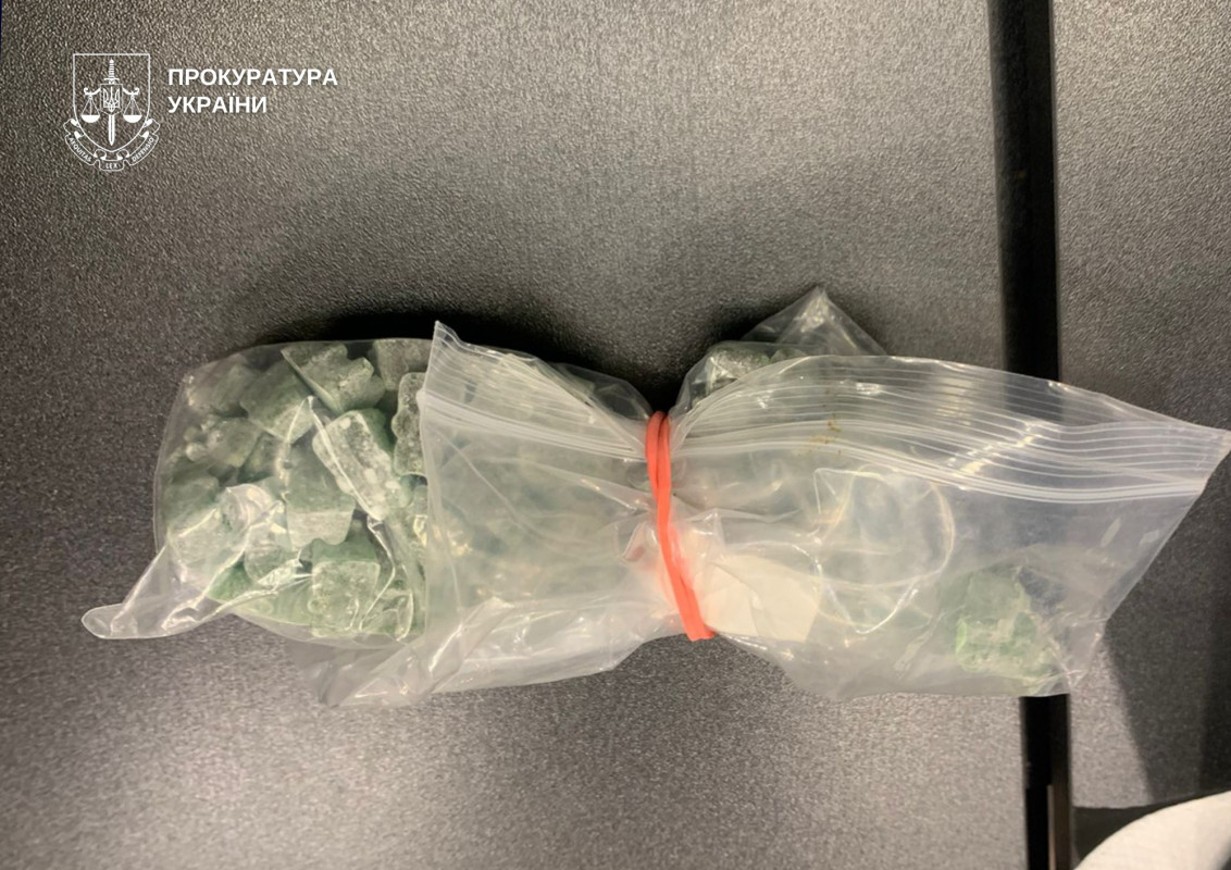 Незаконний бізнес на 430 млн грн: троє волинян організували мережу виготовлення і збуту наркотиків