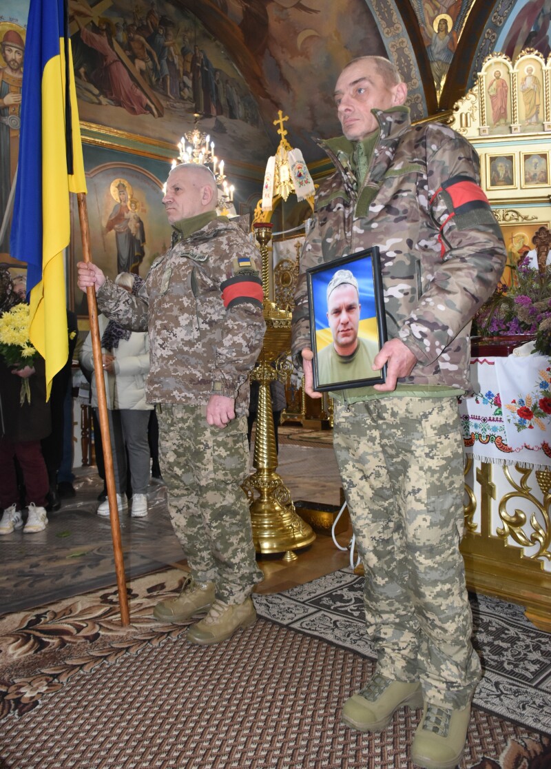 Загинув понад рік тому: у Луцькому районі провели в останню путь військовослужбовця Сергія Хомича