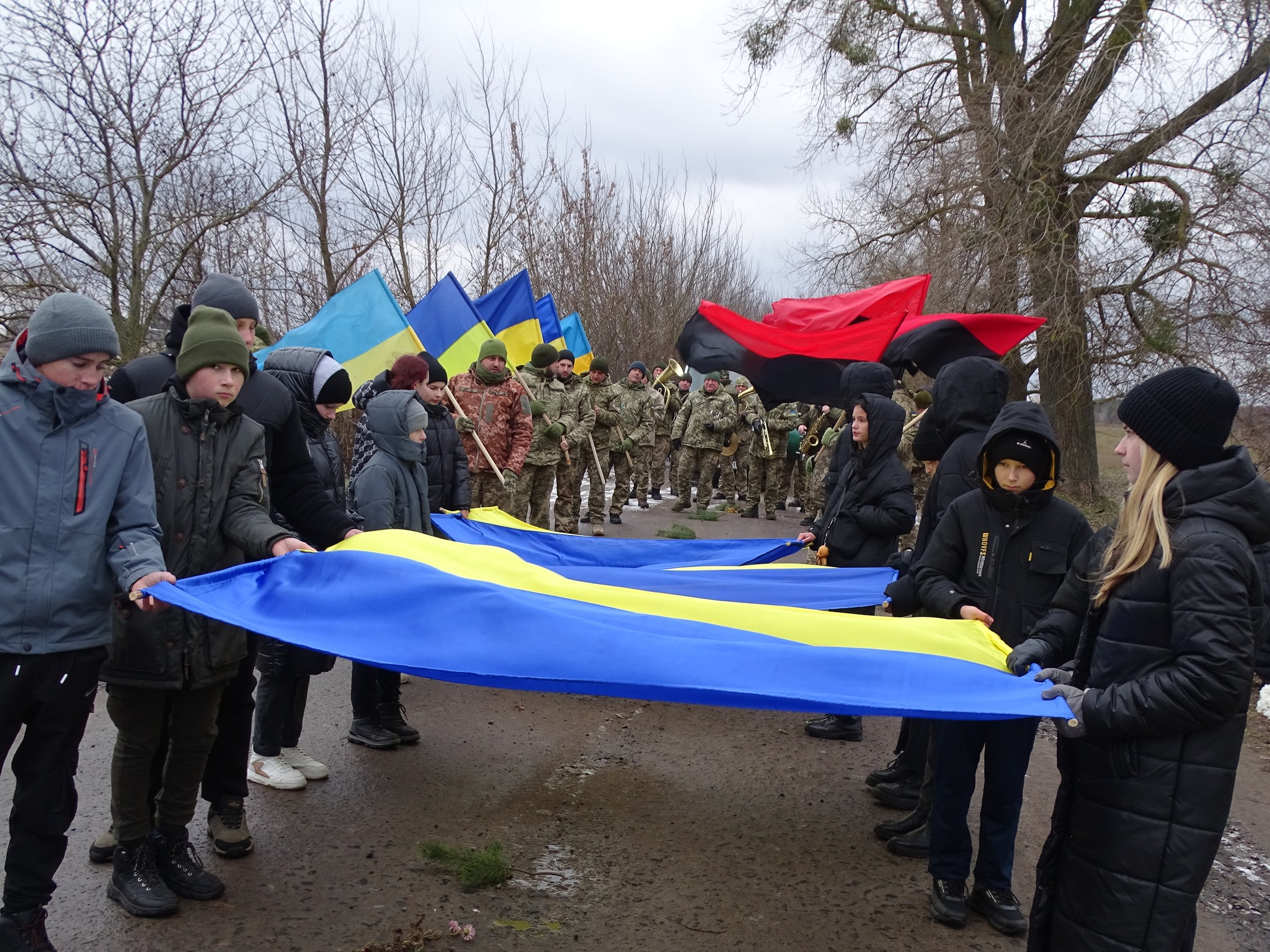 Боронив рідну землю упродовж двадцяти місяців: на Волині в останню земну дорогу провели Ігоря Корицького