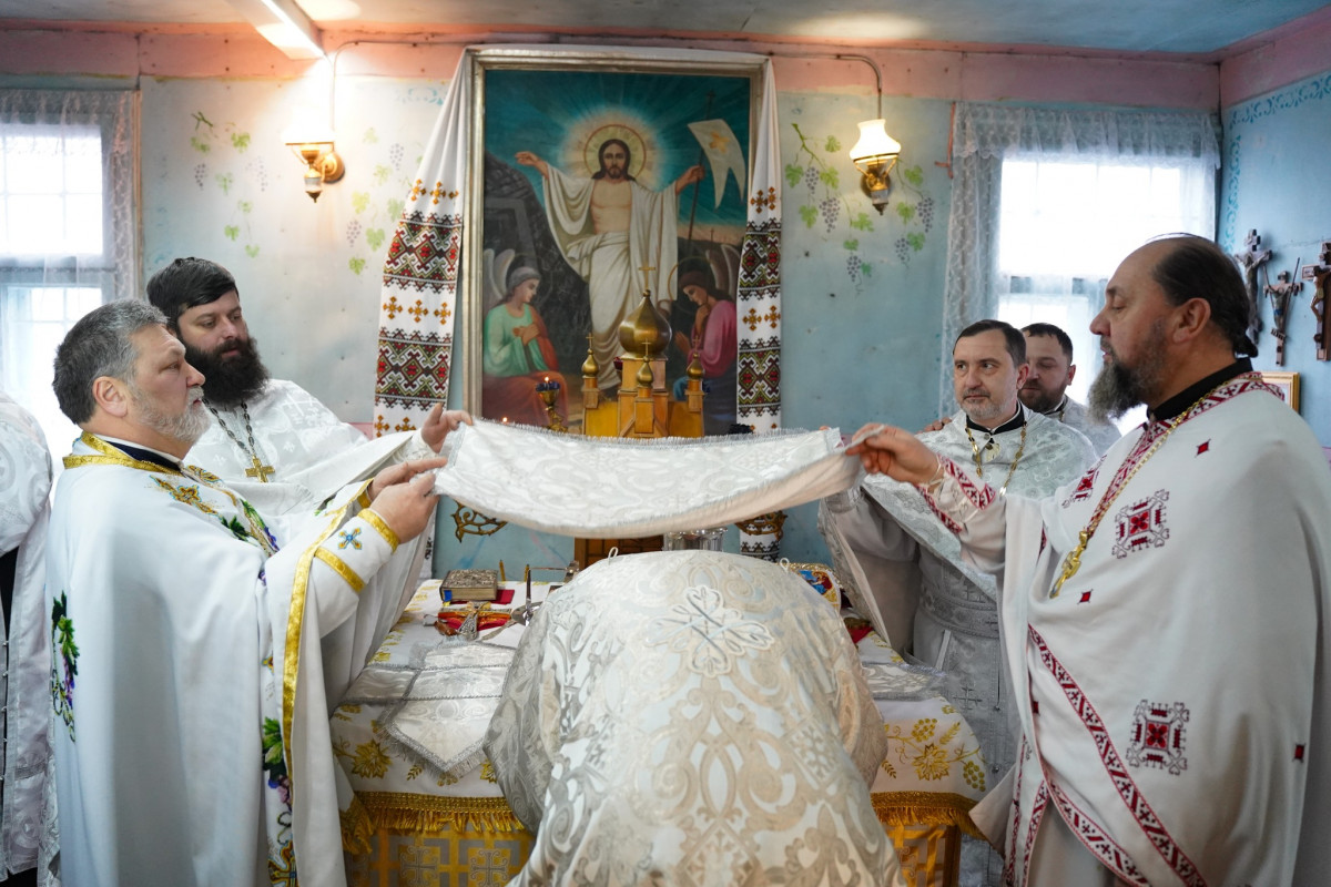 Владика Михаїл очолив празник Михайлівської парафії у Луцьку і нагородив духовенство та парафіян