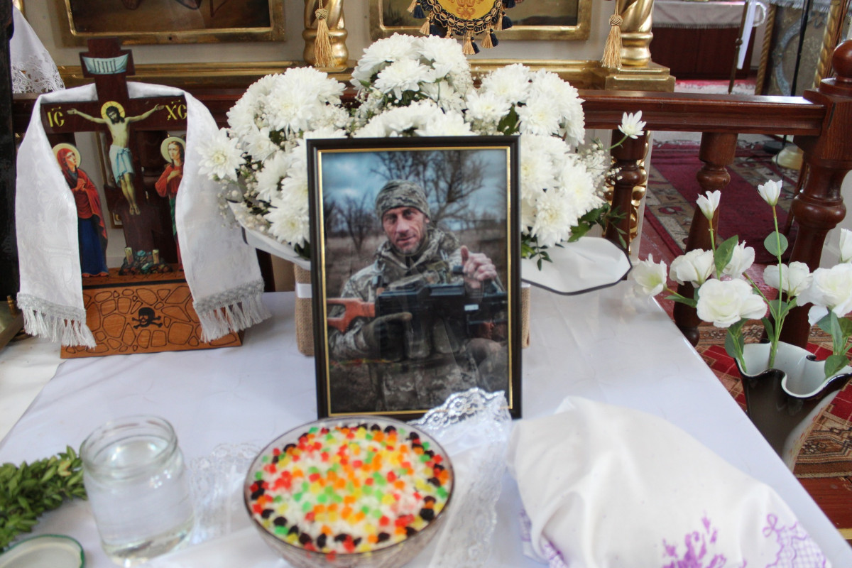 Рік і три місяці вважався зниклим безвісти: на Волині в останню земну путь провели Героя Павла Герасимчука