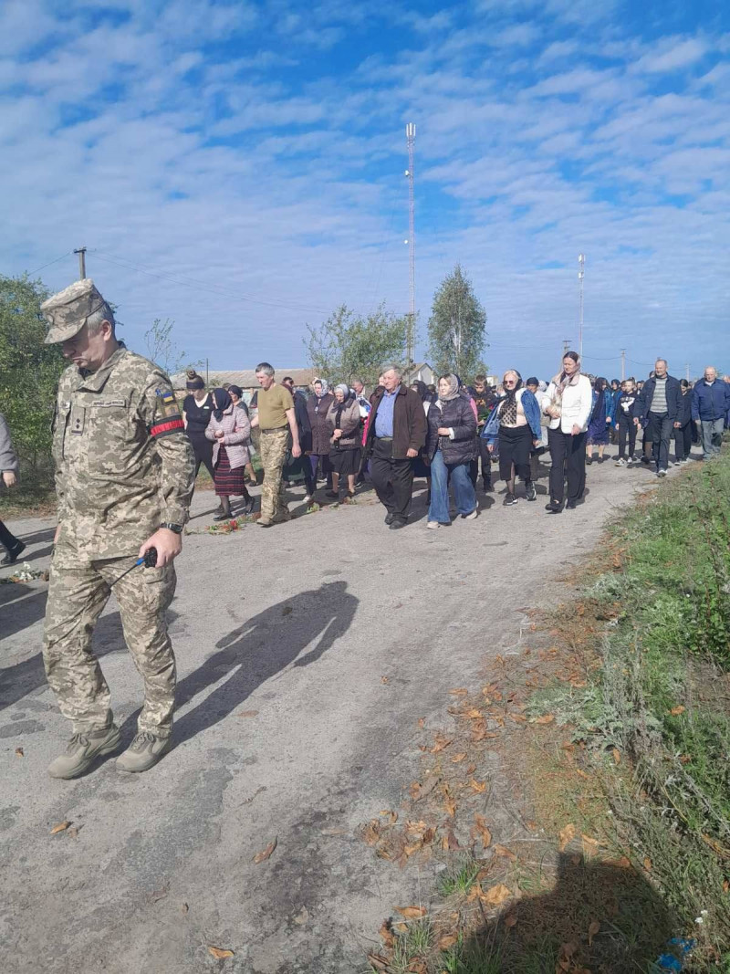 Загинув внаслідок удару ворожим FPV-дроном: у Луцькому районі попрощалися з Героєм Сергієм Близнюком