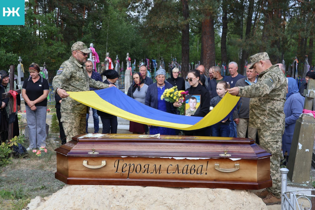 У громаді на Волині попрощалися із загиблим на Сумщині захисником Володимиром Хвесиком