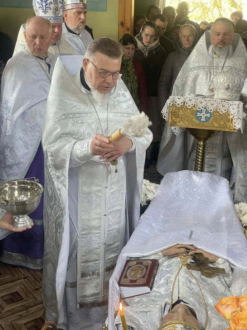 На Волині провели в останню путь священника Володимира Лапінського