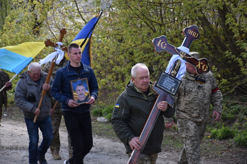 На Волині в останню земну дорогу провели Героя Олександра Сернюка