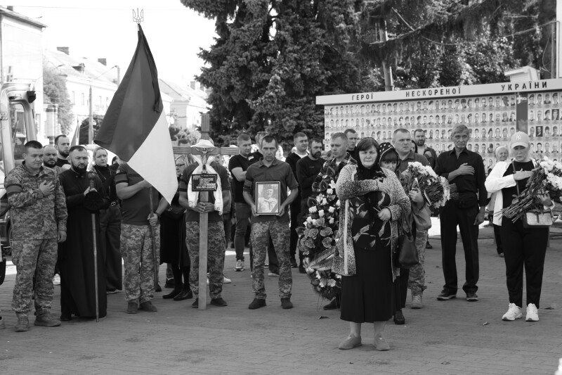 Помер у російському полоні, але не зрадив присязі: у Луцьку попрощалися із захисником України Борисом Борисюком