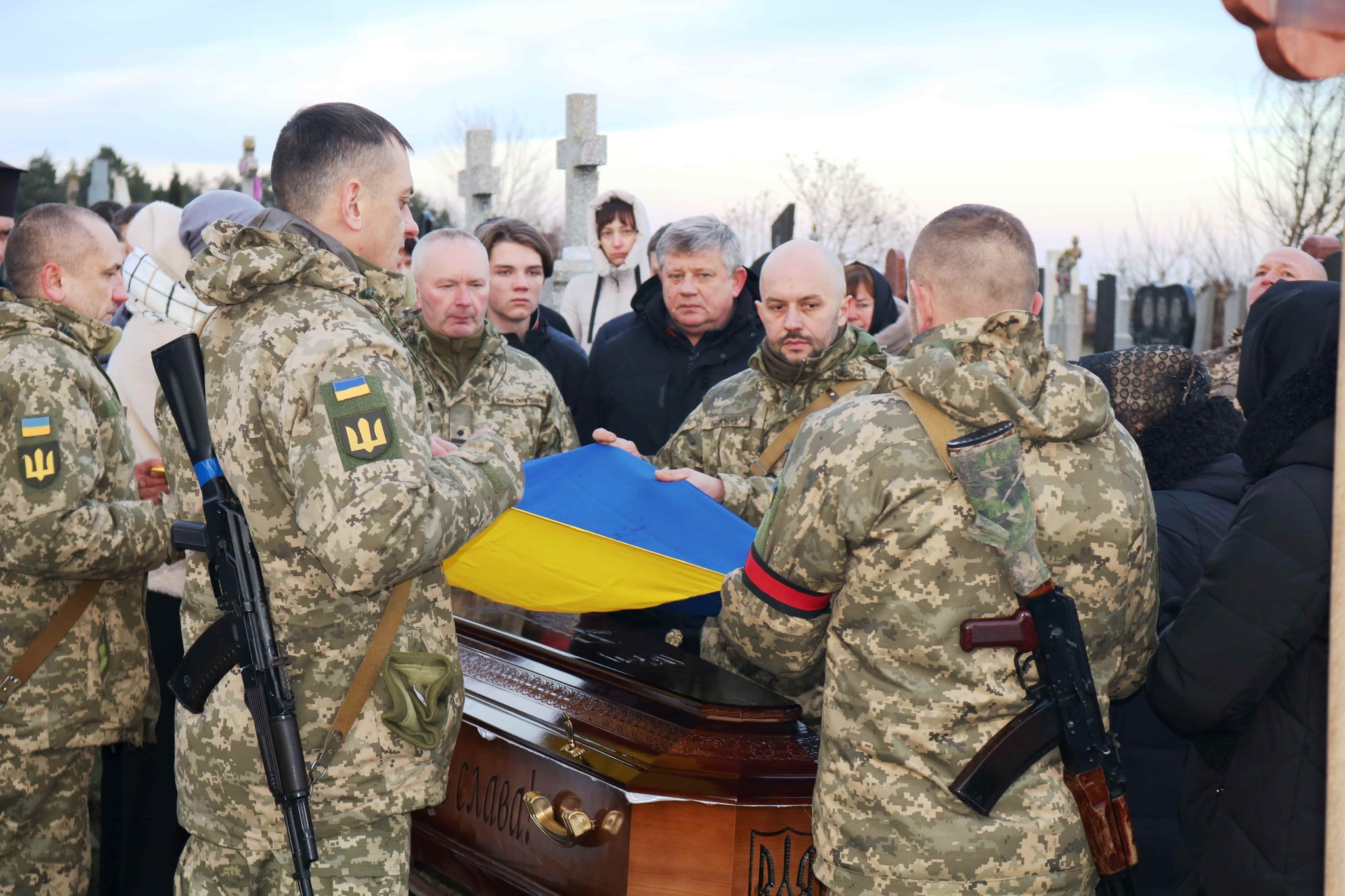 Спільна втрата для двох громад: на Волині попрощалися з полеглим воїном Валерієм Гриневичем