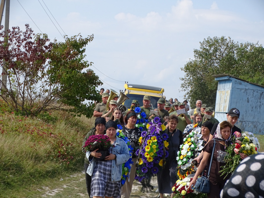 Трагічний день: на Волині попрощались з Героєм Юрієм Дарчиком