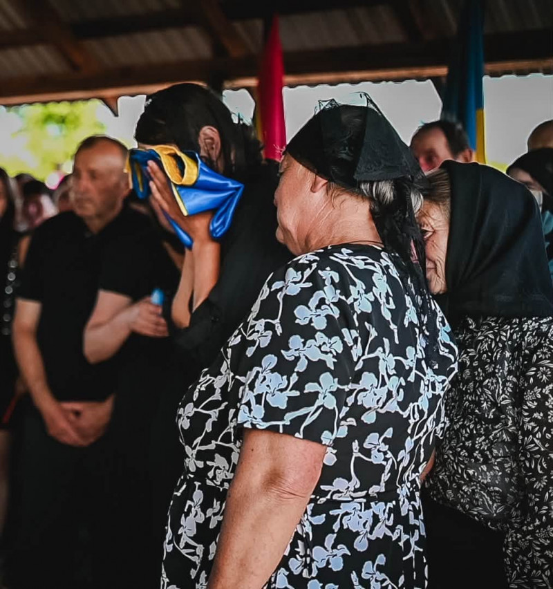 «На щиті» повернувся додому: на Волині поховали прикордонника Валентина Пірожика