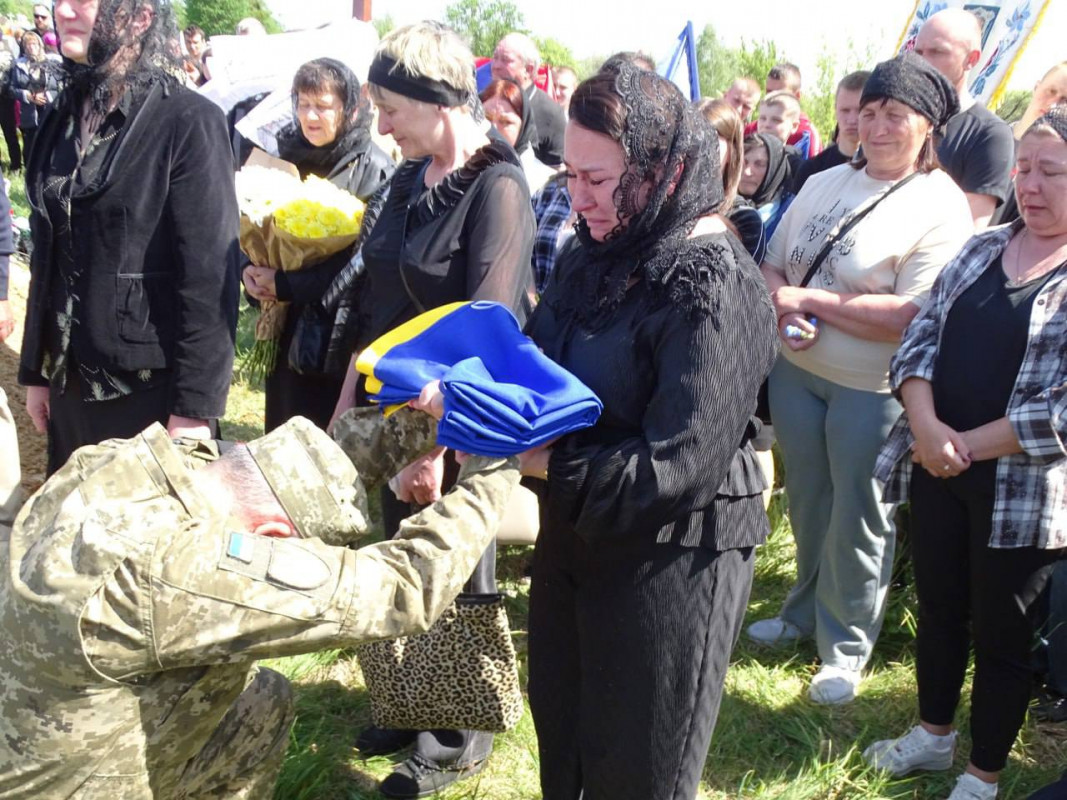 Родина дочекалася Героя - волиняни попрощалися із полеглим Героєм Василем Криницьким