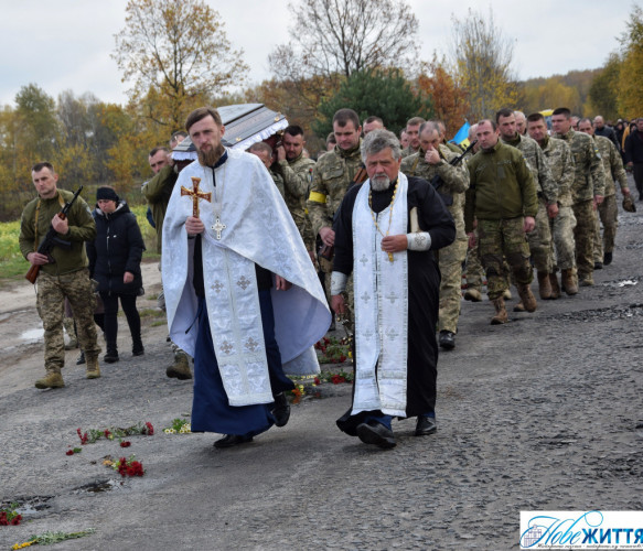 На Любешівщині під час похорону загиблого Героя Дмитра Зімича на небі з’явилася веселка