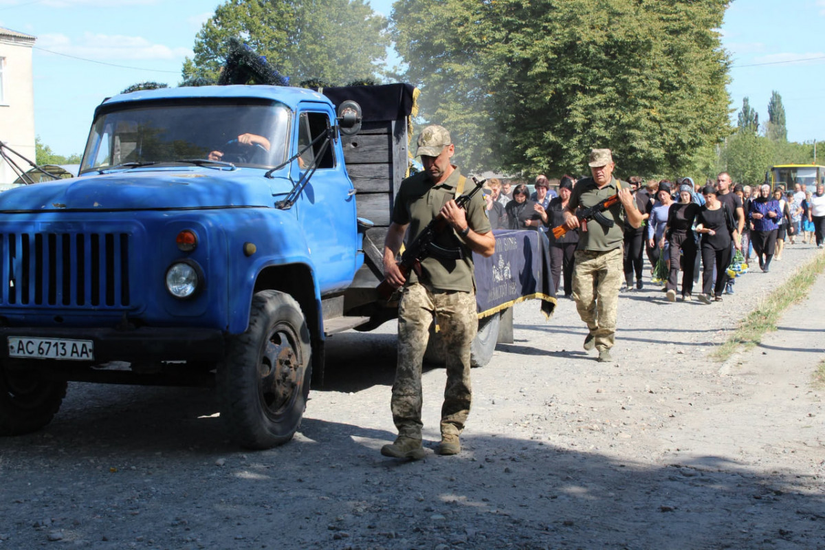«Він ніколи не жалівся»: волиняни попрощалися із захисником Михайлом Присяжнюком