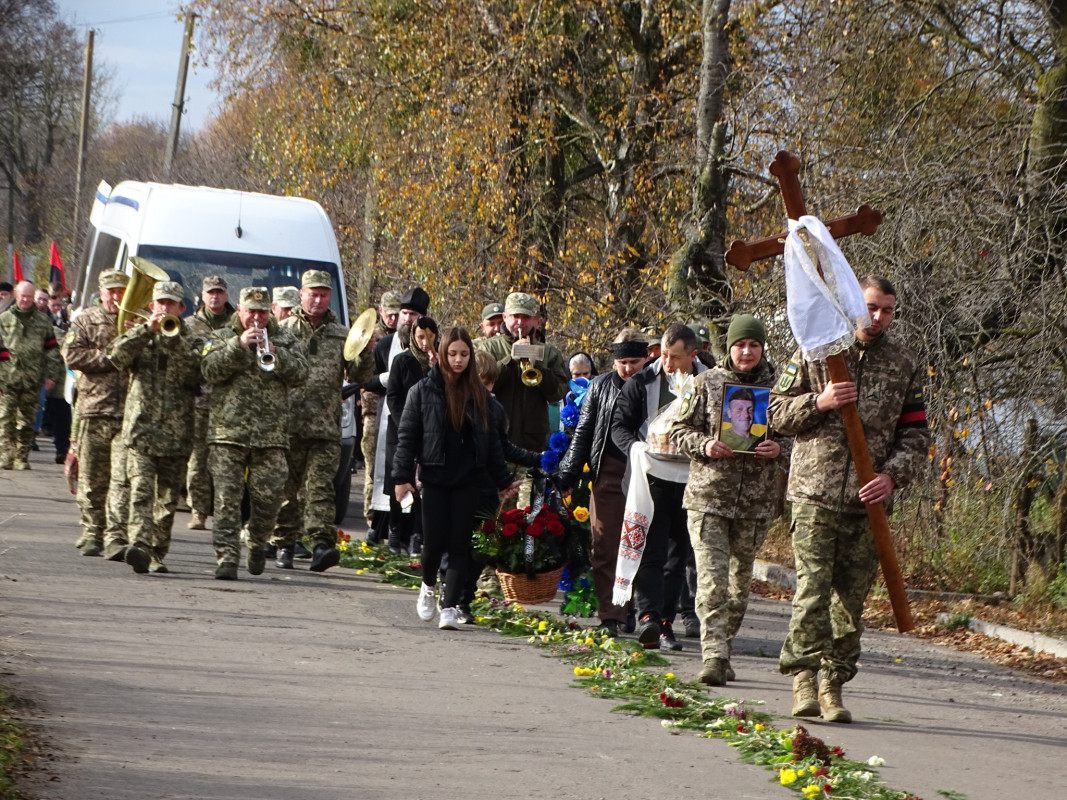 Загинув у бою у Покровському районі: на Волині провели в останню путь Героя Юрія Патія