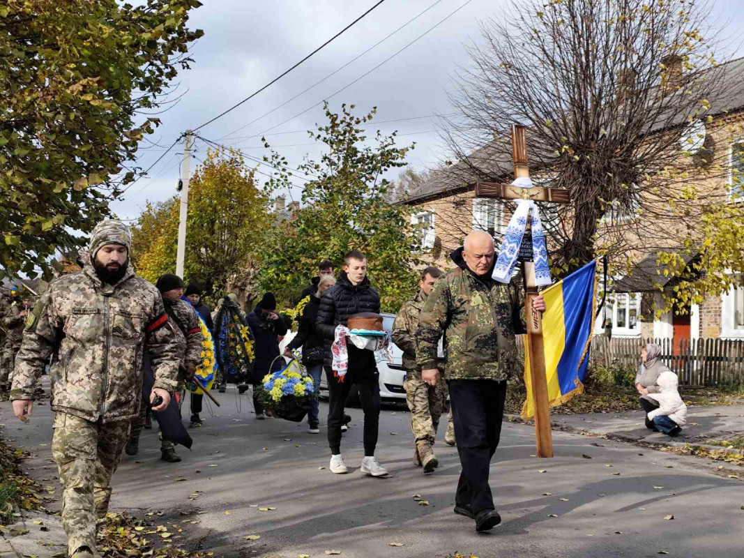 Призвали на службу у липні: волиняни провели в останню дорогу загиблого 27-річного Героя Олександра Пшикова