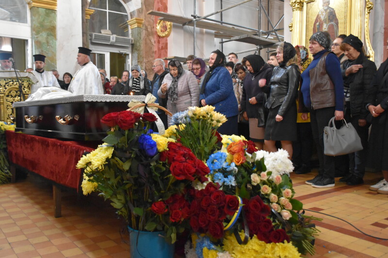 Загинули на Донеччині: у Луцьку попрощалися з військовослужбовцями Олександром Чируком та Іваном Литвіном