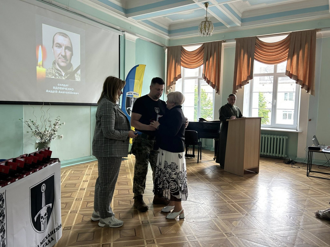 У Луцьку вручили «Хрест Героя» родинам загиблих воїнів 33-ї ОМБр