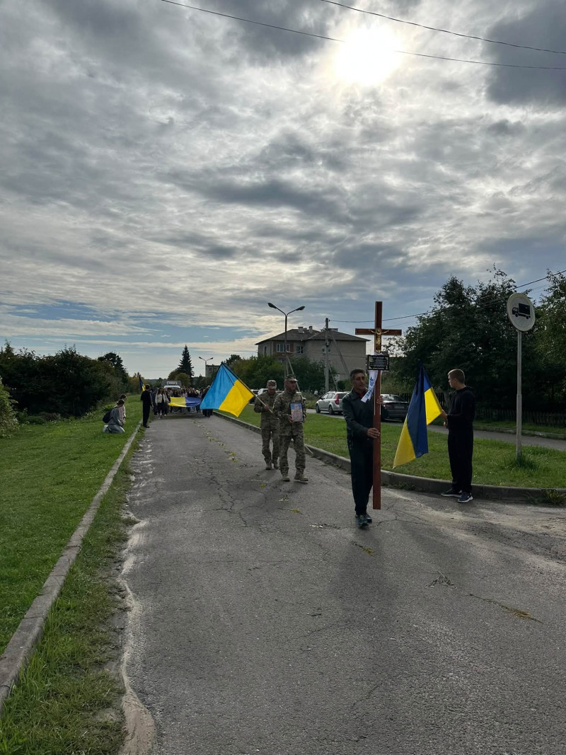 Понад два роки надії та очікування: на Волині провели в останню путь Героя Андрія Лабанта
