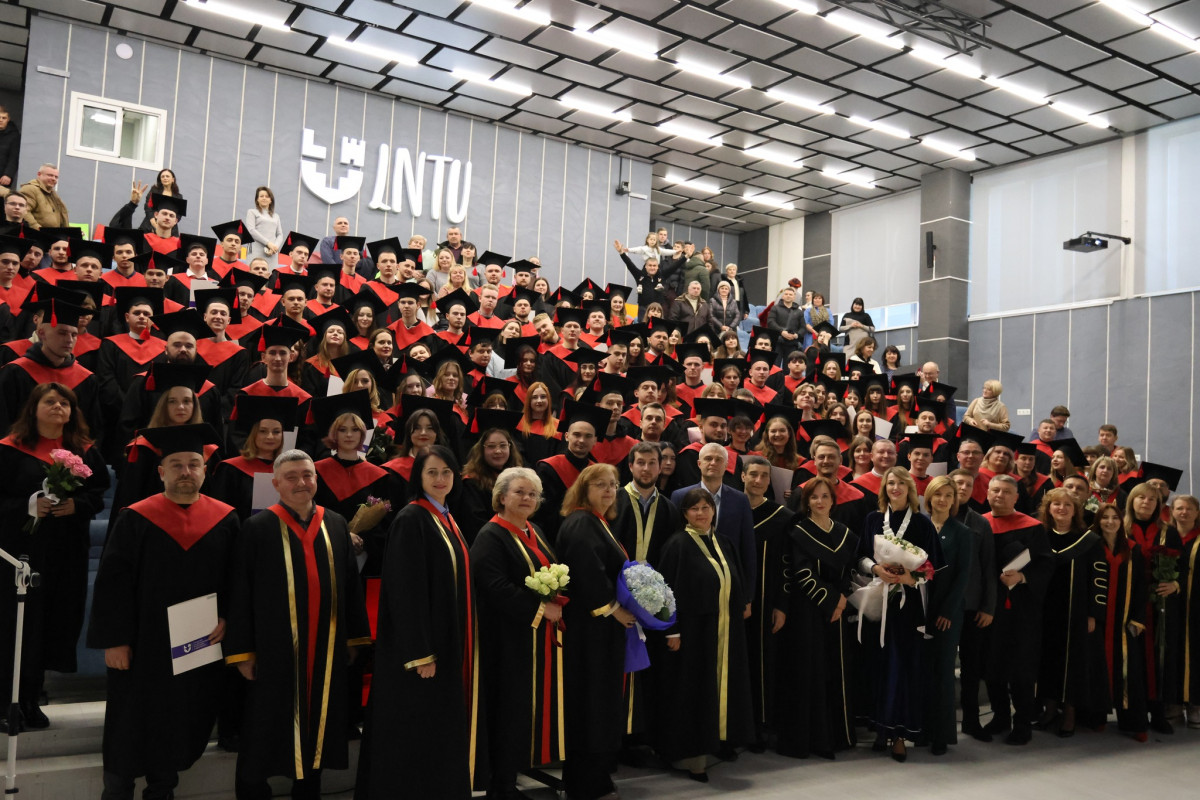 Близько 800 магістрів отримали дипломи в Луцькому національному технічному університеті