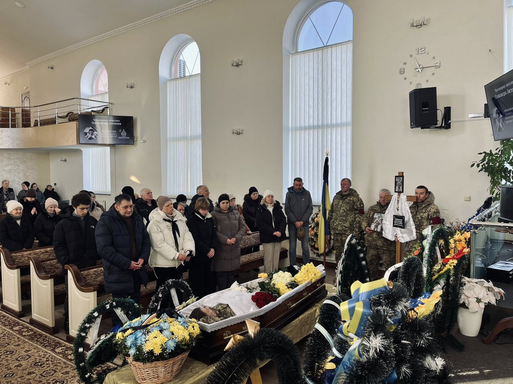 «Був щасливий, що став корисним державі та народу»: на Волині попрощалися з воїном Олександром Ластенком