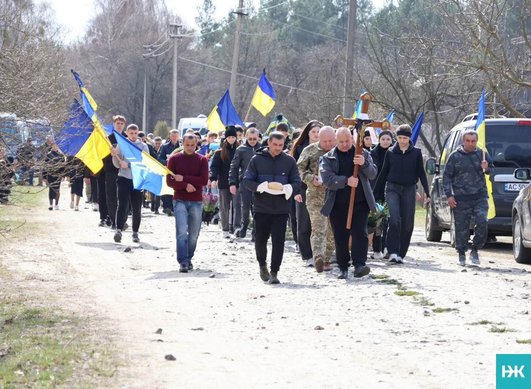 Пройшов АТО та пекло полону: на Волині попрощалися з Героєм Олександром Домальчуком