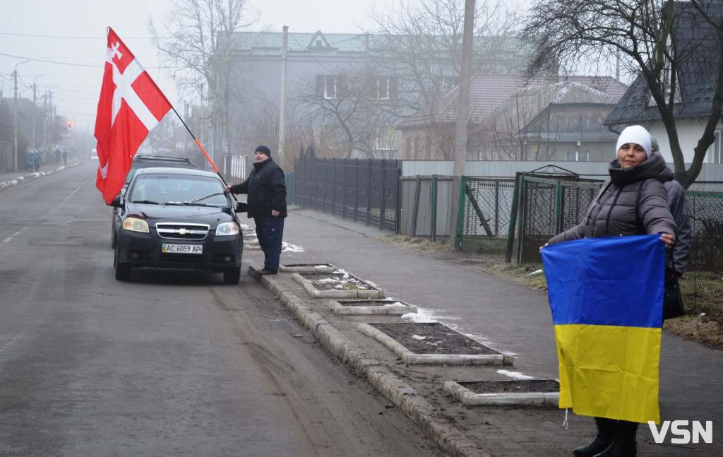 «Для нас – це одна хвилина, для них – Вічність»: у прикордонному місті на Волині вшанували тих, хто загинув від війни