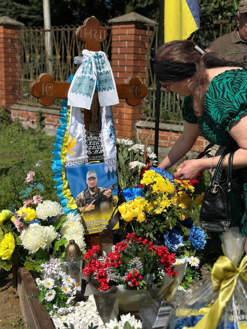 У ліцеї на Волині відкрили меморіальну дошку загиблому захиснику Михайлу Водоносу