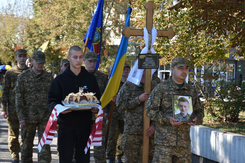 Назавжди 22 роки: у Луцьку попрощалися з юним Героєм Назарієм Дунаєм