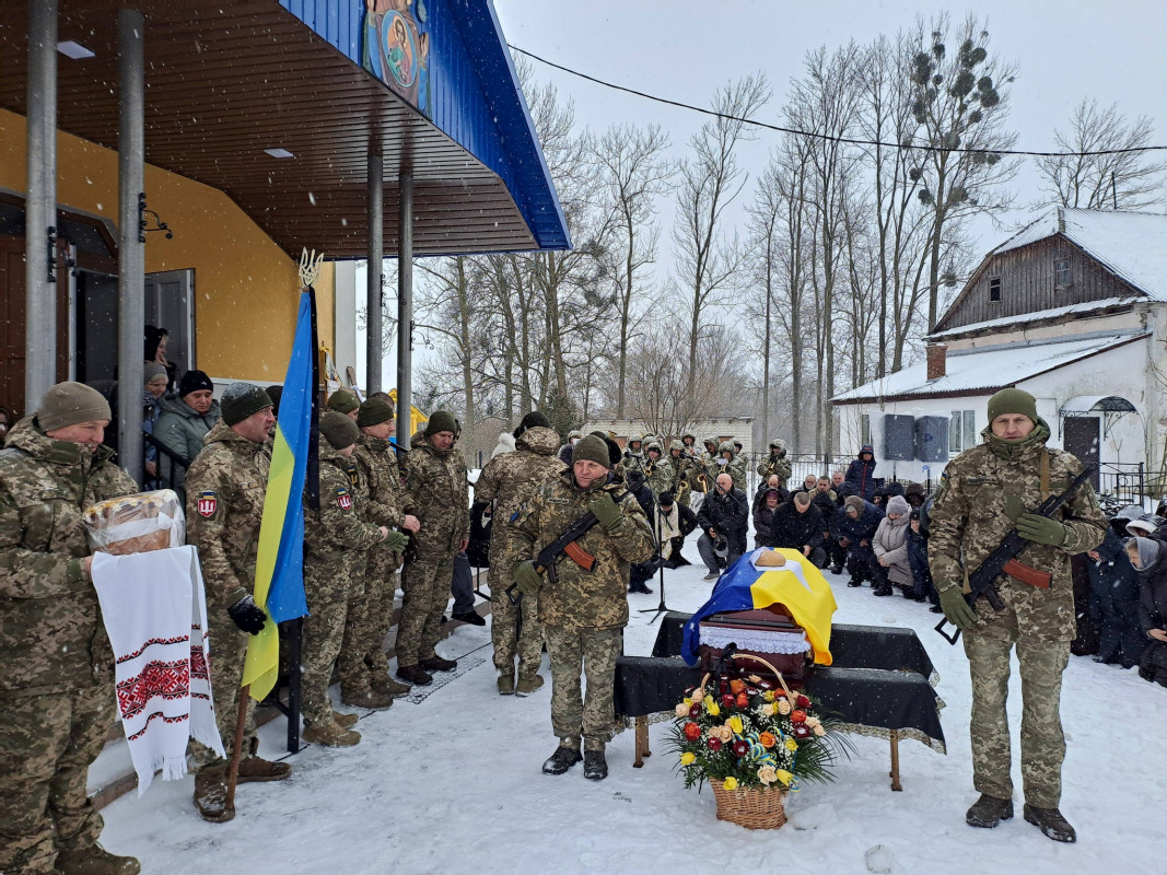 «Придбав шість авто і Starlink для фронту»: на Волині попрощалися із загиблим Героєм Олександром Нагалюком