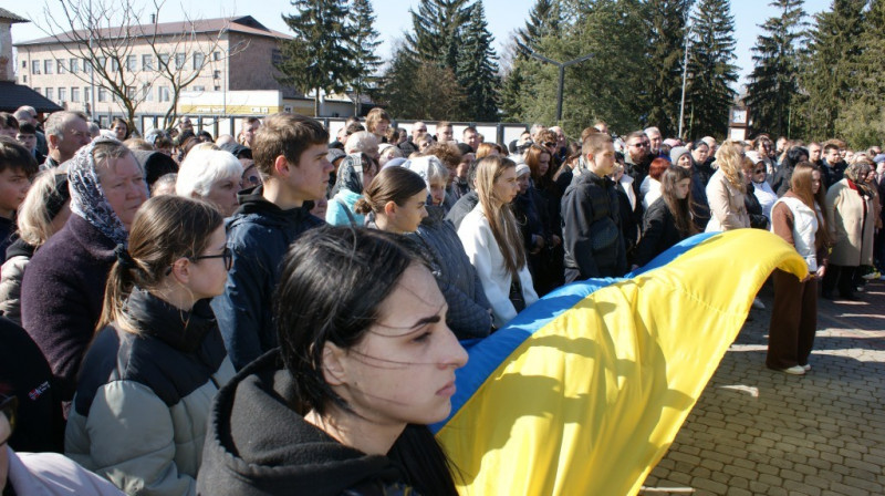 У громаді на Волині попрощалися із 23-річним розвідником «Азова» Назаром Поліщуком