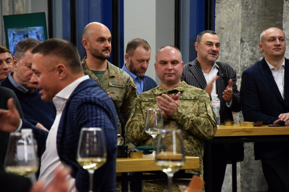 На благодійному аукціоні у Луцьку зібрали майже 10 млн грн на укріплення кордону